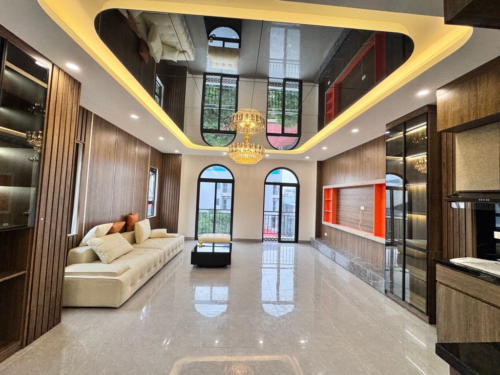 CỔ NHUẾ - MẶT NGÕ Ô TÔ TRÁNH -LÔ GÓC 2 THOÁNG –NỘI THẤT ĐẸP - VỪA Ở VỪA KINH DOANH.